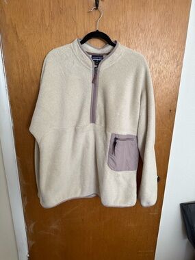 Patagonia Cream Fleece Half‑Zip Pullover with Dusty Pink Pocket